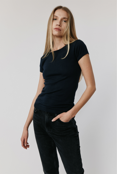 Kathryn McCarron Greta Perfect Fit Cashmere Tee (black)