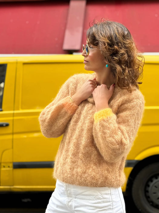 Rose Carmine MY BEAUTIFUL SWEATER (beige)