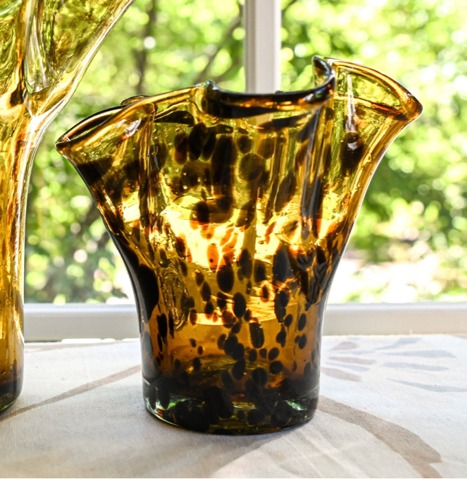 Petite Lettuce Leaf Vase (Brown Tortoise)
